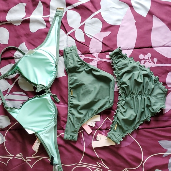 VS swim suit 34D and S - Picture 2 of 3